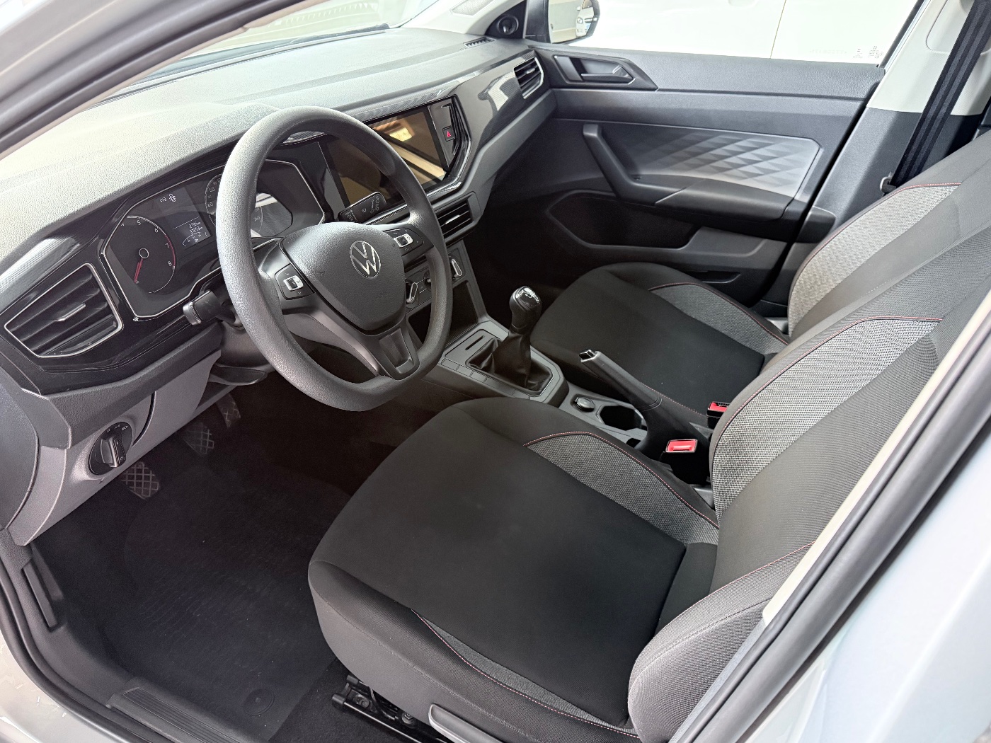 Volkswagen Polo Track 1.0 MPI - Foto 8
