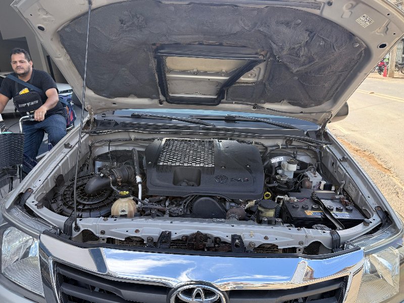 Toyota Hilux 3.0 Turbo Diesel 4x4 - Foto 8